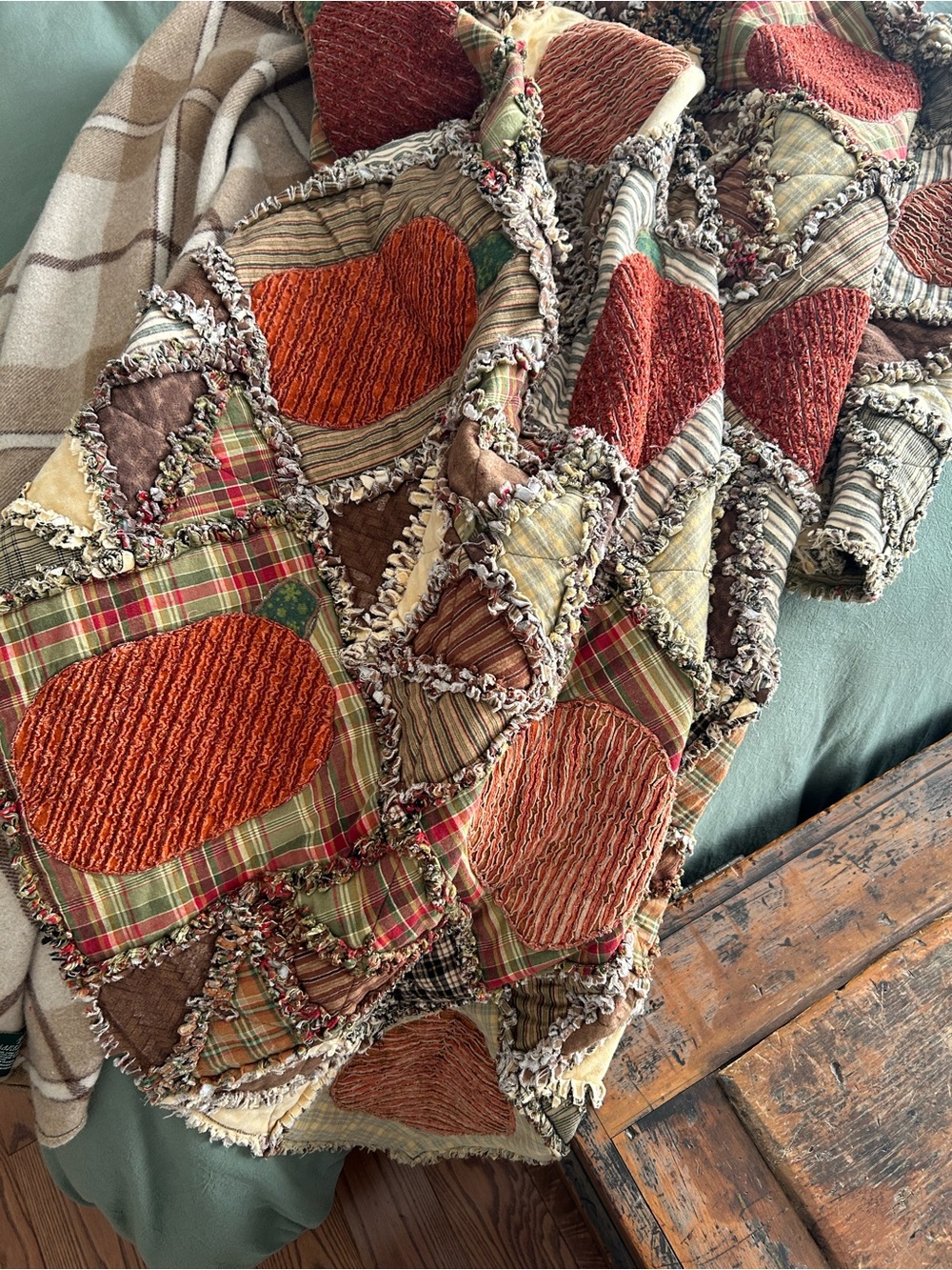 Handmade Rust Patchwork Rag Quilt w Pumpkins - Picture 10 of 12